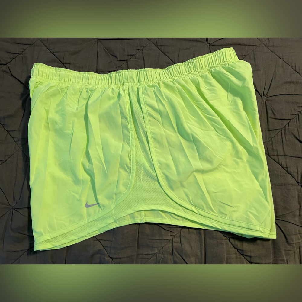 Nike Tempo Dri-Fit Shorts 2X Ghost Green